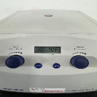 Eppendorf 5702 Centrifuge image 2